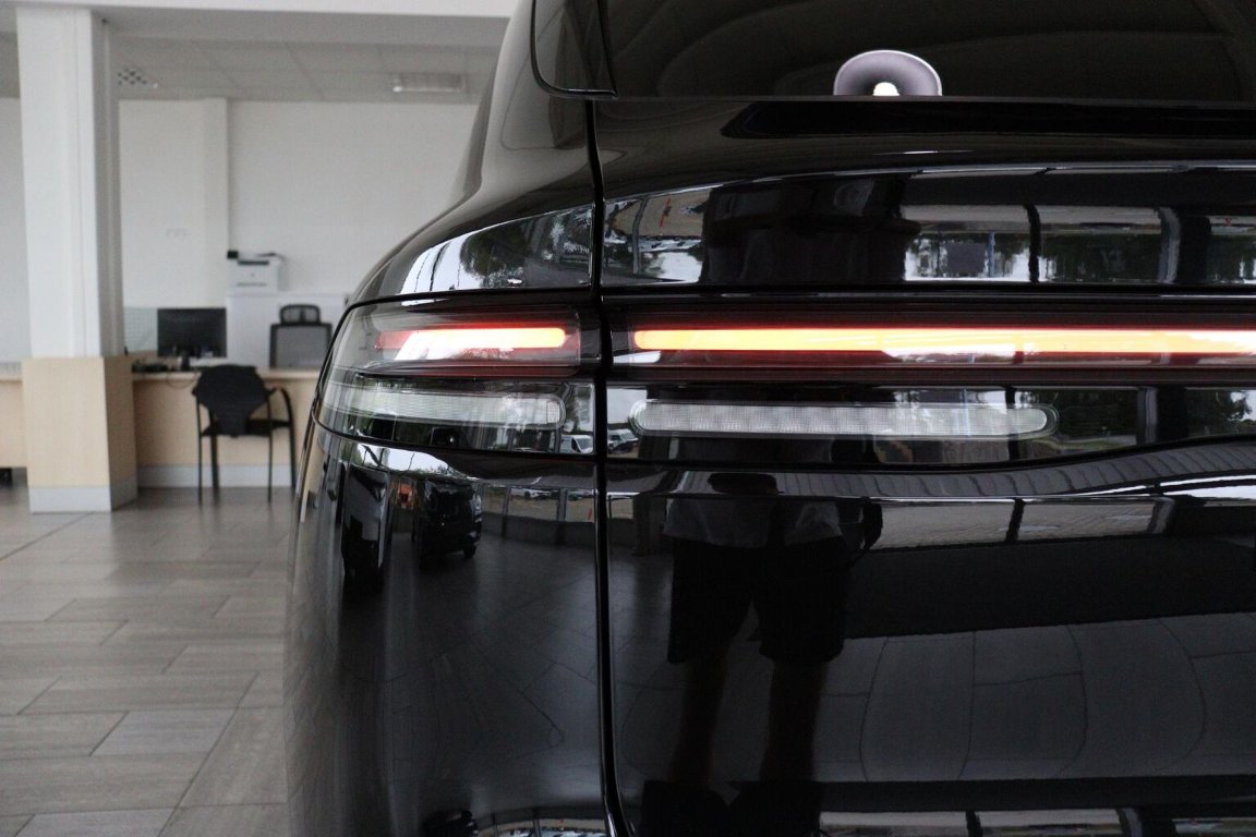 C10 Design REEV