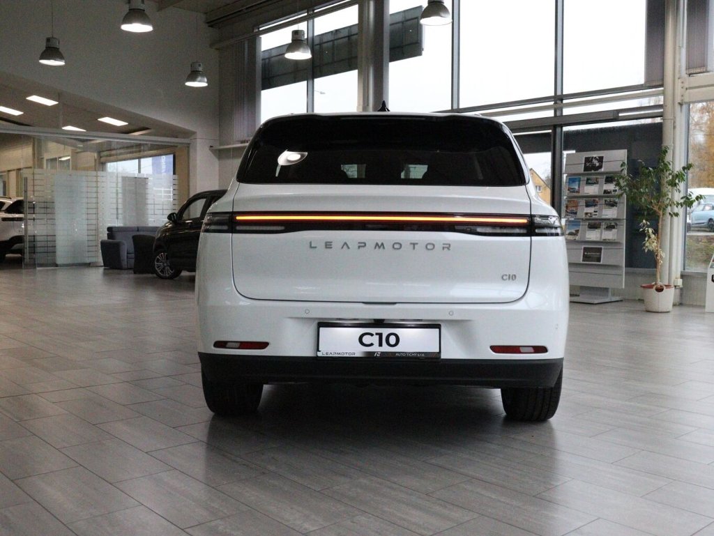 C10 Design REEV